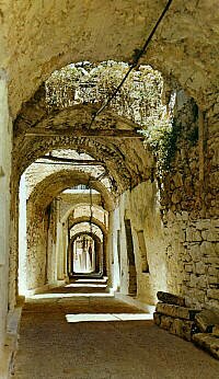 Welcome to the castle-village of Mesta!